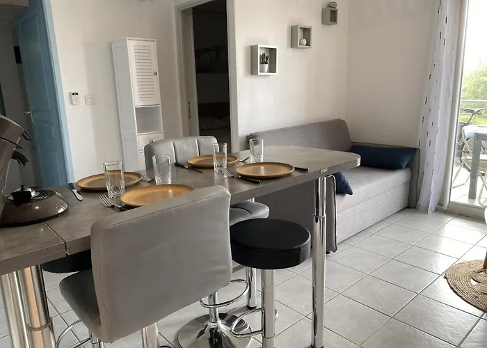 3 Etoiles Avec Climatisation Et Parking Proche - Fr-1-338-426 Lägenhet *