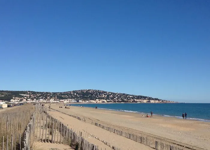 3 Etoiles Avec Climatisation Et Parking Proche - Fr-1-338-426 * Sète