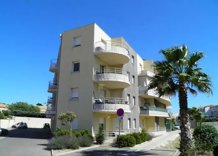 3 Etoiles Avec Climatisation Et Parking Proche - Fr-1-338-426 Sète