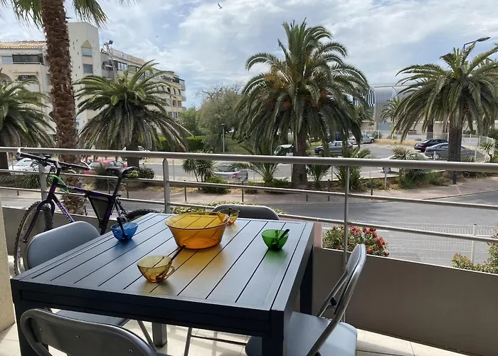 3 Etoiles Avec Climatisation Et Parking Proche - Fr-1-338-426 Sète